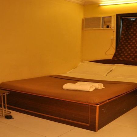 Hira Palace Hotel Mumbai Exterior photo