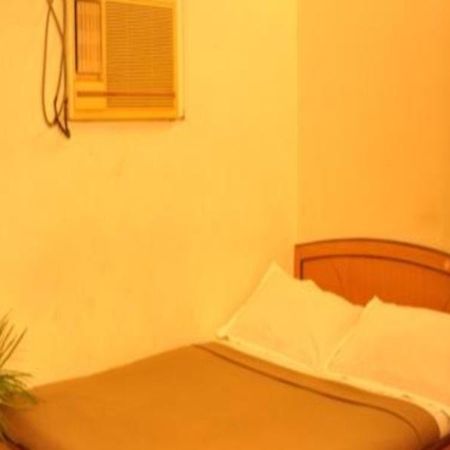 Hira Palace Hotel Mumbai Exterior photo